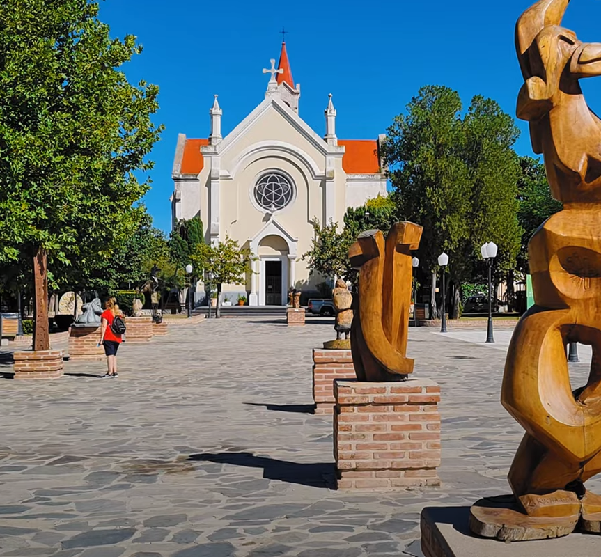 complejo a 3 cuadras de la plaza