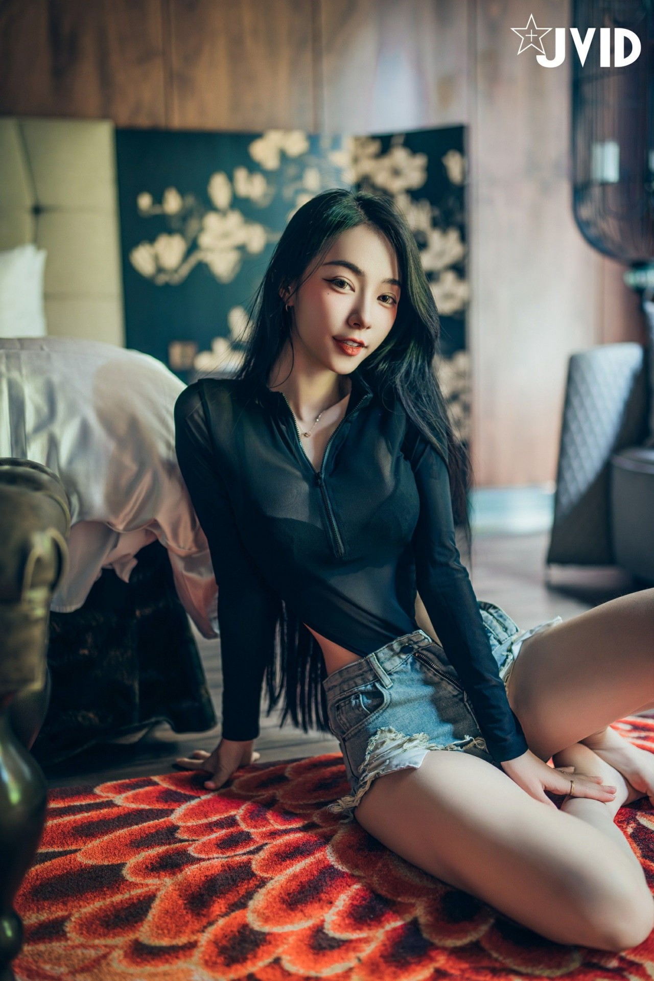 JVID飄飄《巨乳甜點女神》写真作品， 黑色透视，蕾丝内裤的性感时刻插图2