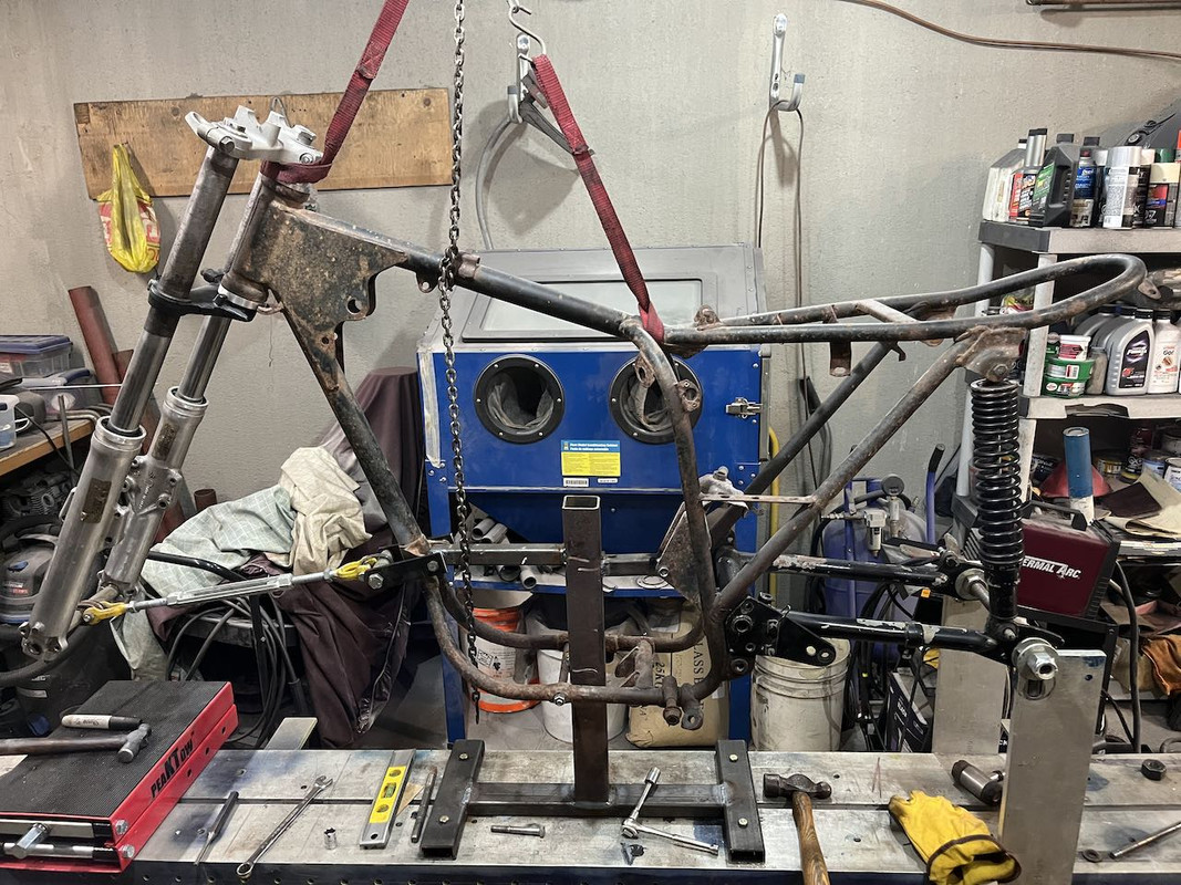 Suzuki forks on B25 frame