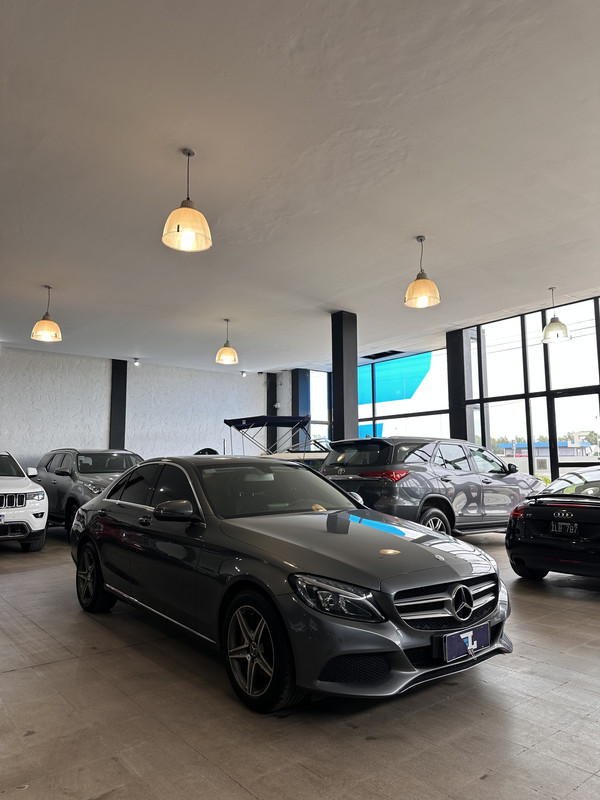 Mercedes Benz C250 - 3
