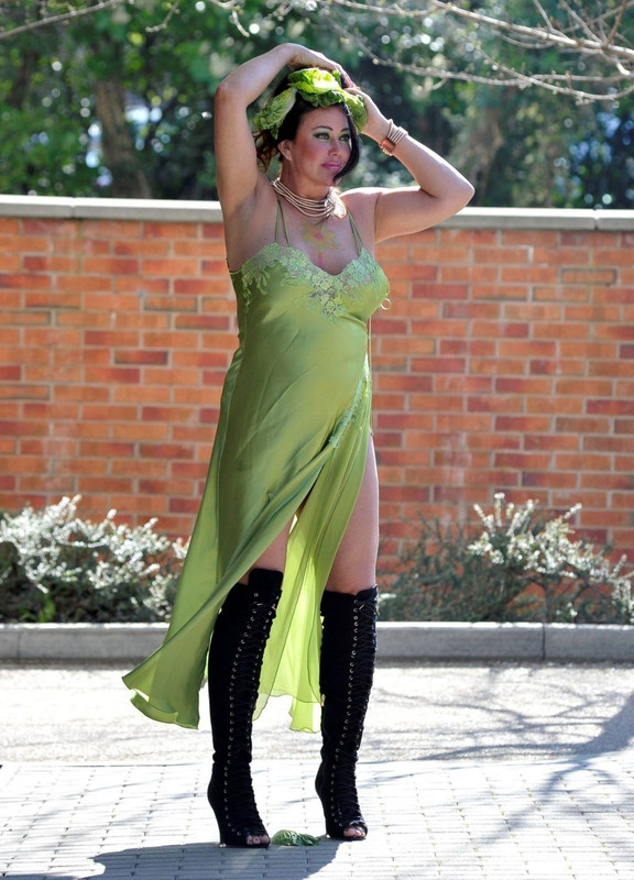 Lisa-Appleton-Upskirt-STARS-com-16-1-1024x1467-10