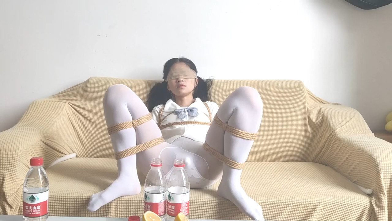 臭脚妹妹 夏日失禁物语 上.mp4_20210604_185225.744