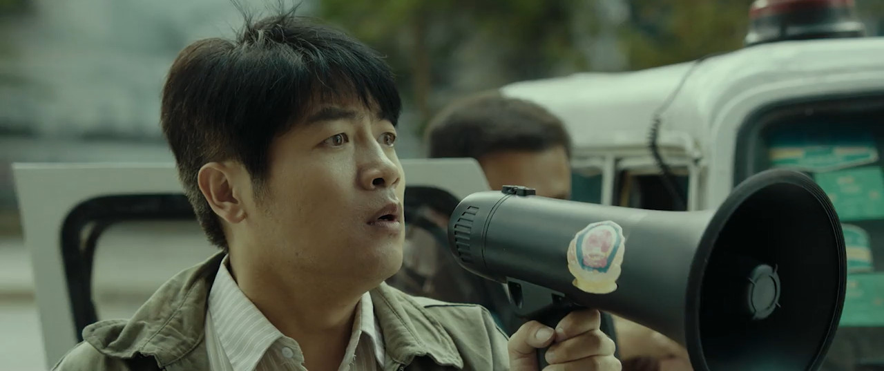 No Escape 2025 WebRip [Hindi + Chinese] 480p 720p ESub Screenshot