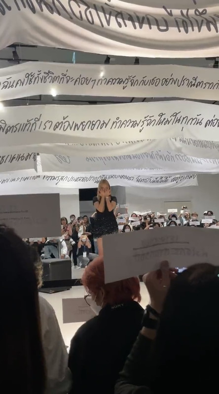 641B46C8-EAAE-431D-9F82-FB28981C49E7