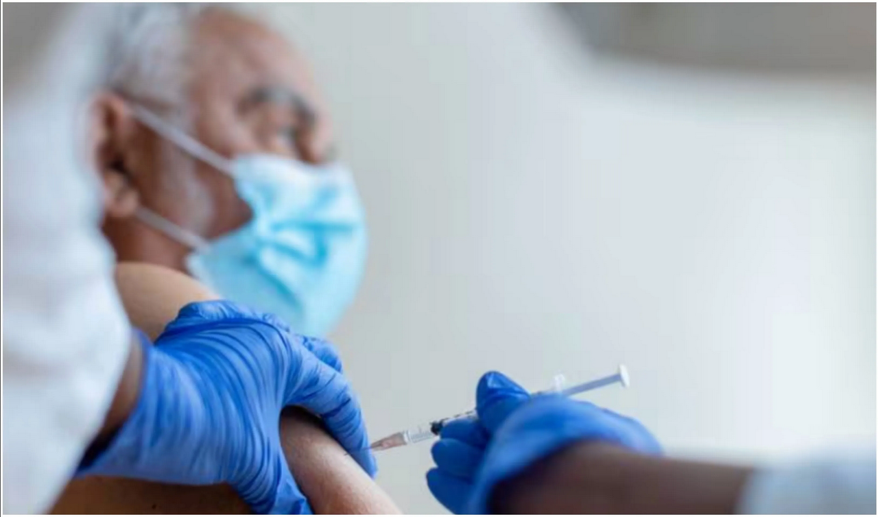 Alemán de 62 años se vacunó 217 veces contra el COVID-19