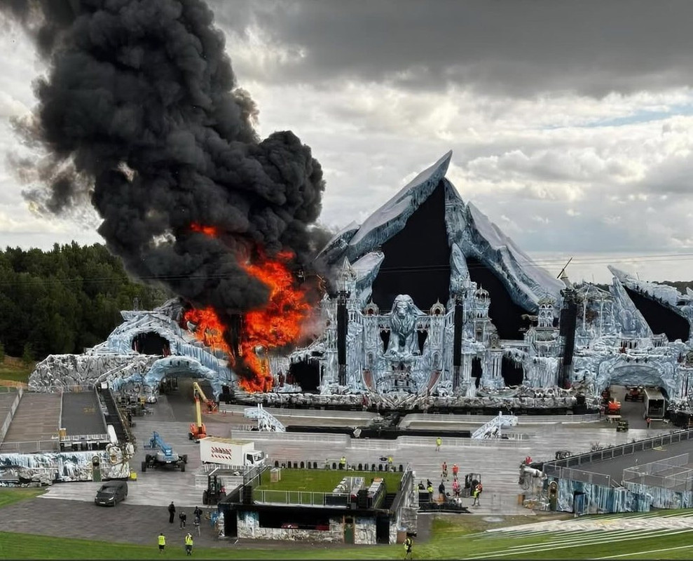 tomorrowland-pic