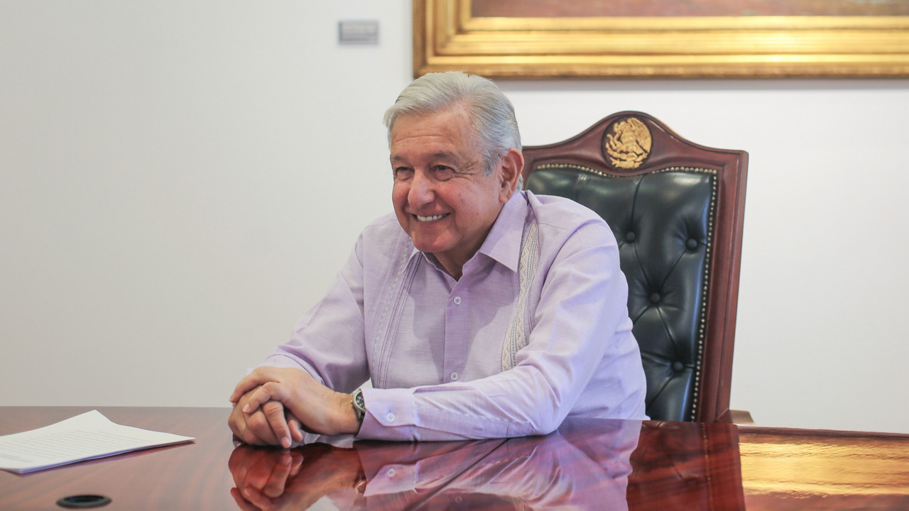 AMLO regresa a la mañanera una semana después de dar positivo a COVID-19
