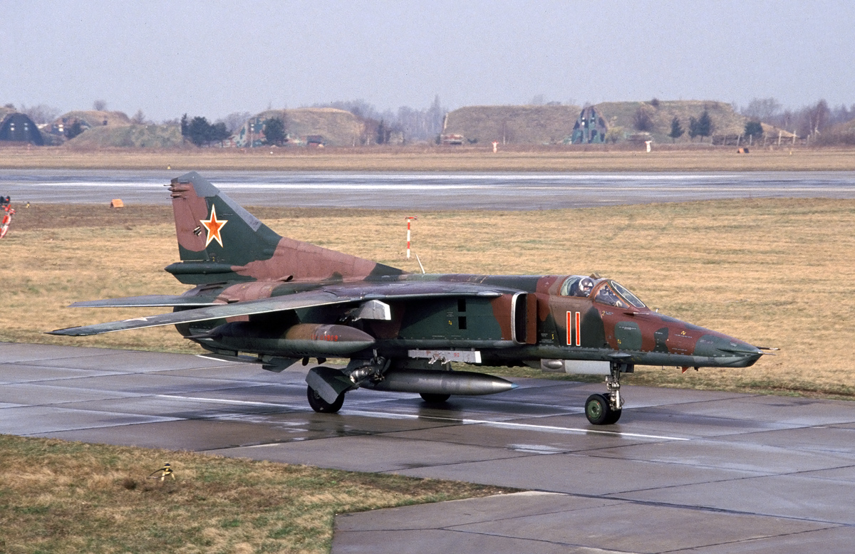 296 APIB Mig-27M 11 Red_83712545344 (3)