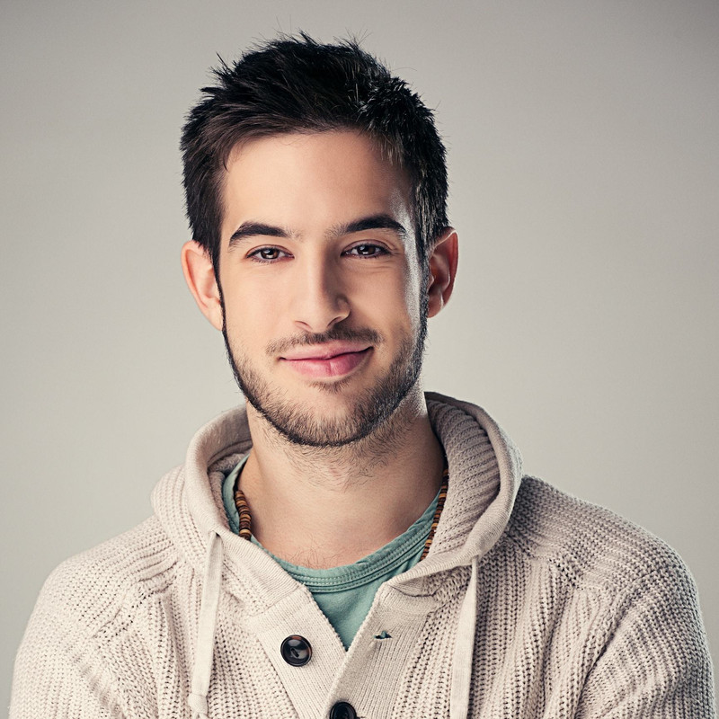 young-men-haircuts-layered-gelled-min.jpg