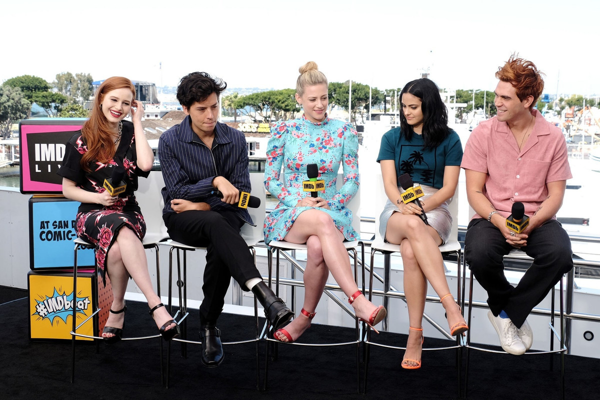 madelaine-petsch-imdboat-san-diego-comiccon-2019-san-diego-july