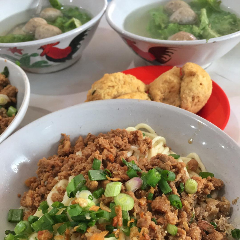 Mi Yamin Kedai Mi Naripan.