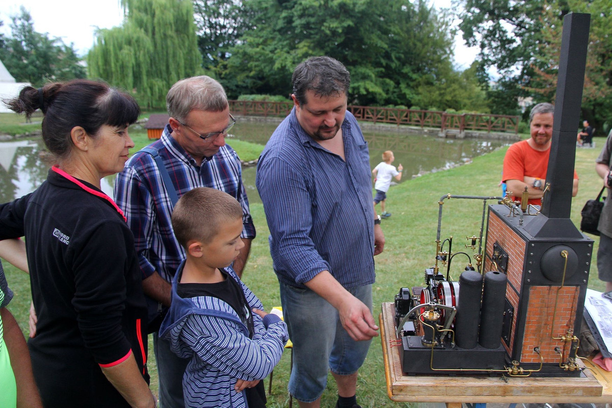 8E131184-F9DF-4EF8-9ED2-23CD1B1DC370