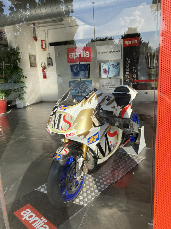 4BB63291-4086-4F06-9624-1E99C89B8365