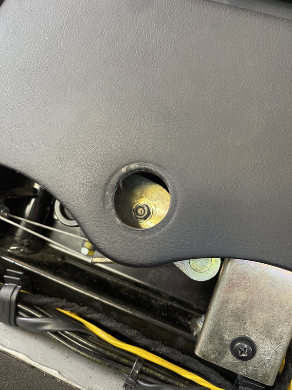 BBC09158-DF31-4E18-8E35-CFA7B60FF361