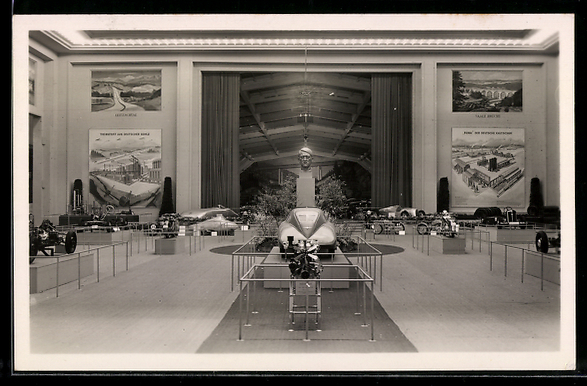 AK Berlin Internationale Automobil Motoradausstellung 1937 Ehrenhalle Bueste von Adolf Hitler