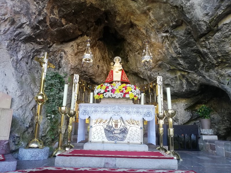 ESCAPADA POR ASTURIAS ORIENTAL - Blogs de España - LAGOS DE COVADONGA-PICO JULTAYU-COVADONGA Miércoles 9 de Septiembre (20)
