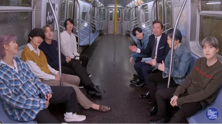 BTS di kereta