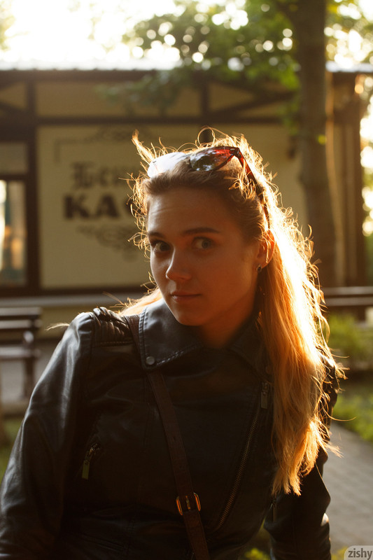 full_032_1248121858112068