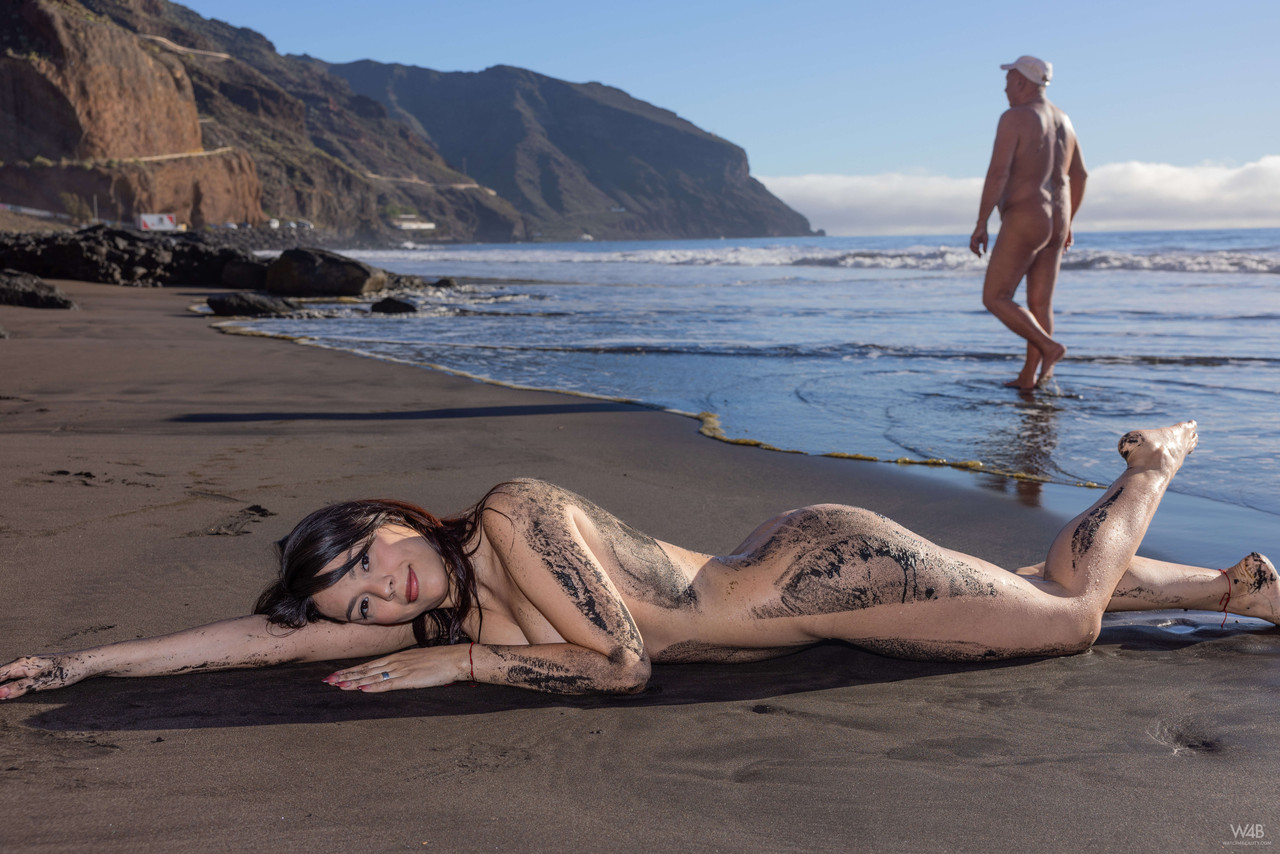 Sky Moon Happy on the Beach 0052