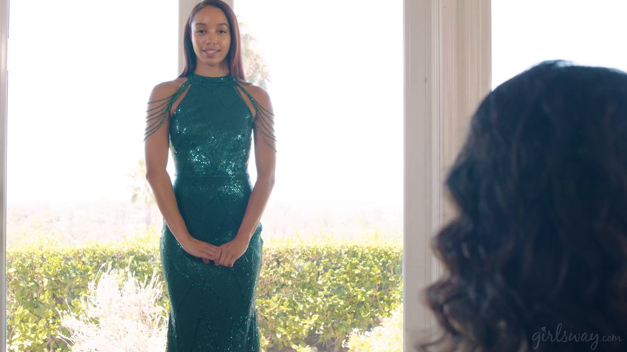 Alexis Tae Penny Barber - You Leave Me Speechless - GIRLSWAY.mp4.0002