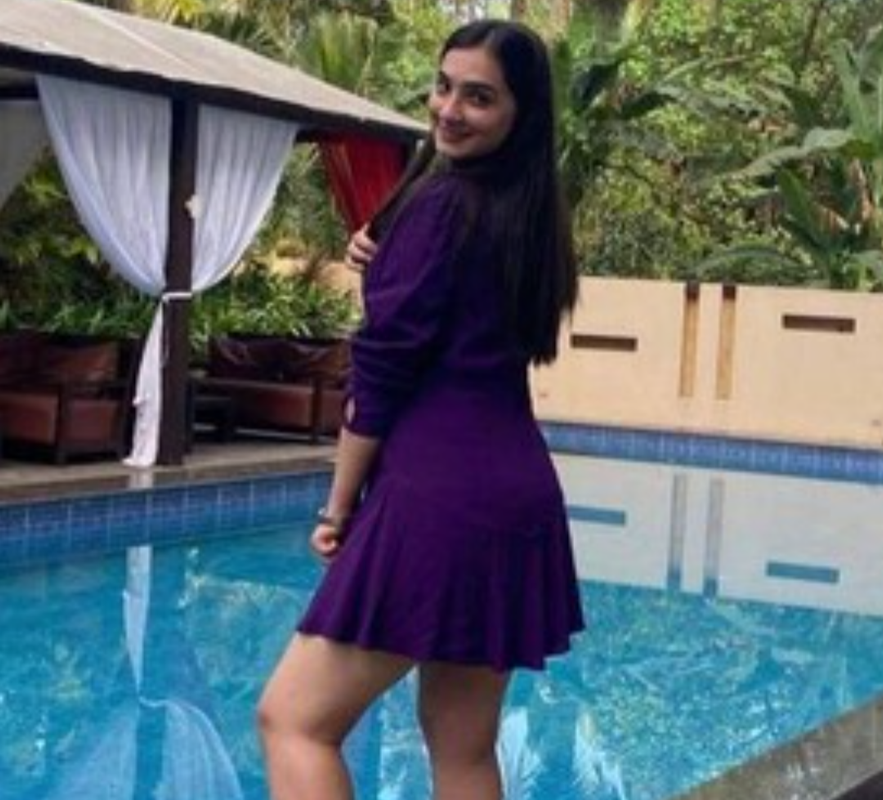 Sexy Indian Hot Babe Sucking Dick viral pics and video
