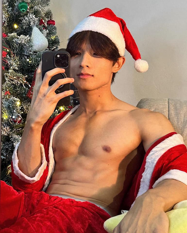 christmas-guys-02-11