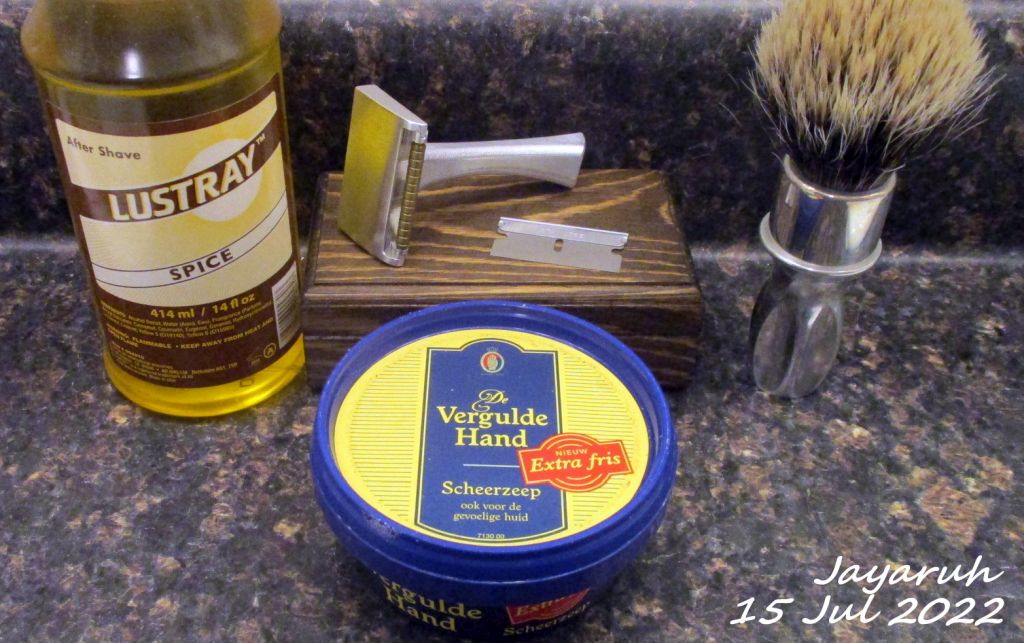 [Image: sos220715.jpg]