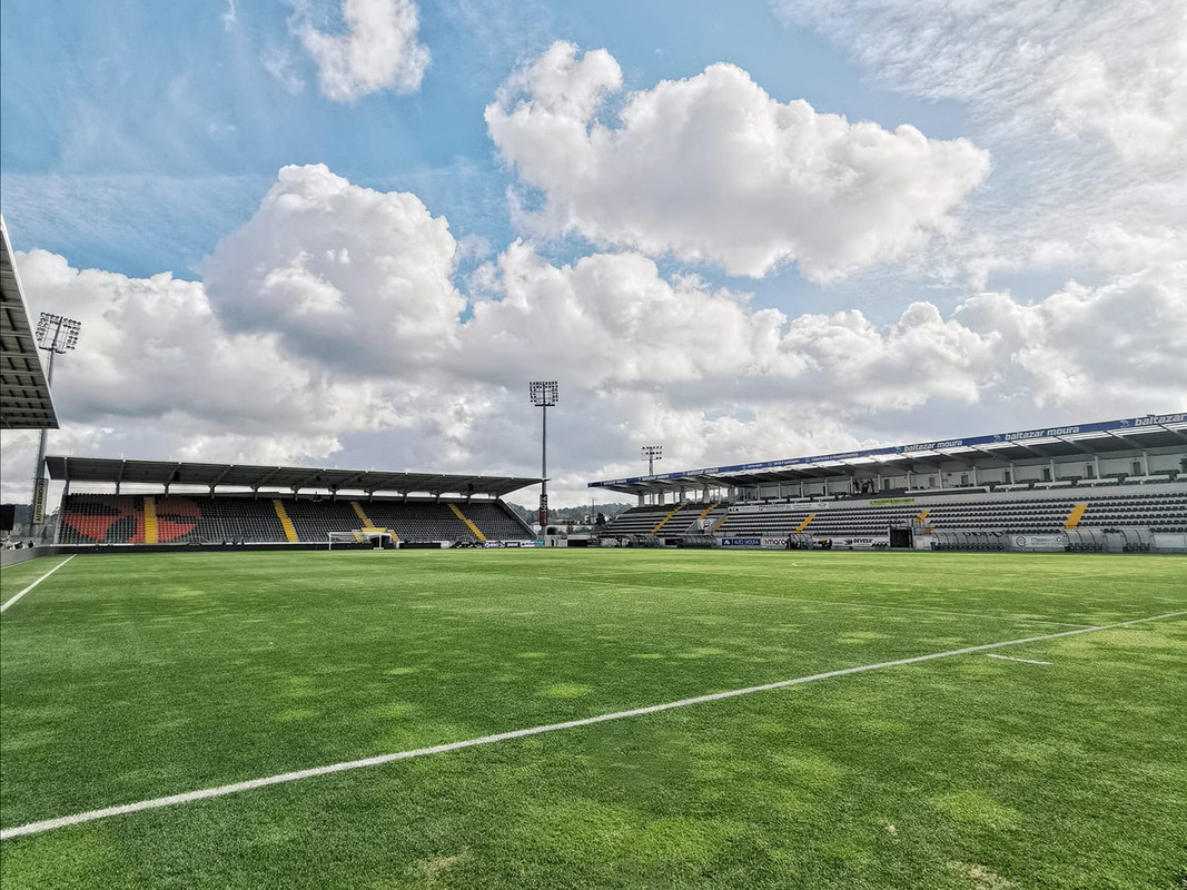 FUTEBOL: ESTÁDIO CAPITAL DO MÓVEL, EM PAÇOS DE FERREIRA, APROVADO PELA DGS