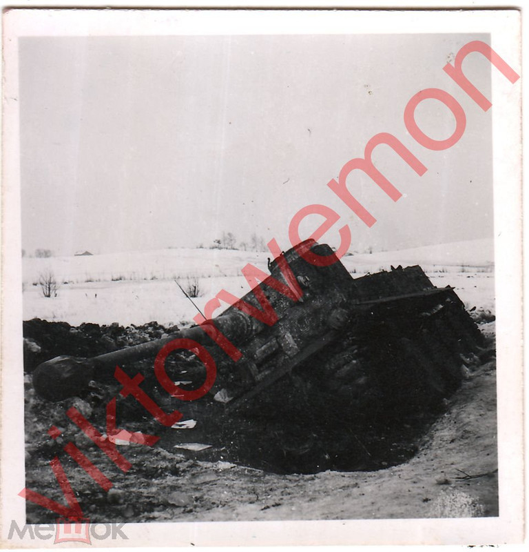 Немецкий танк провалился в реку