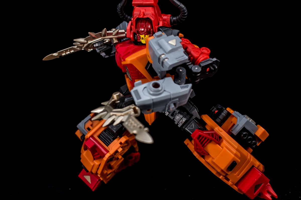 892607_401126036653572_1704918649_o