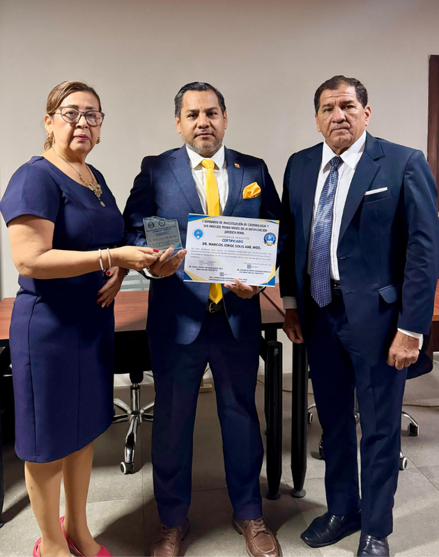 Ab. Marcos Solís (10)