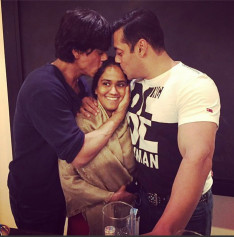 shahrukhkhan-salmankhan-arpitawedding