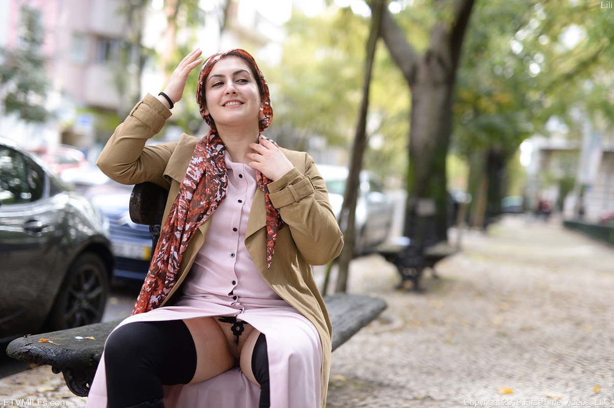 C:\Users\lenovo\Pictures\Saved Pictures\muslim woman\12.jpg