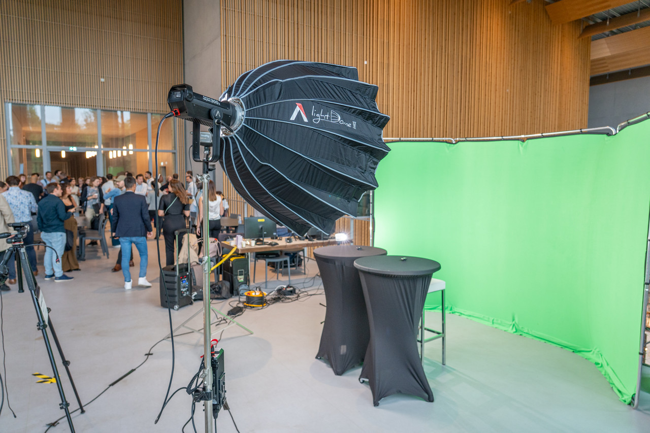 Le plateau vidéo installé sur le stand