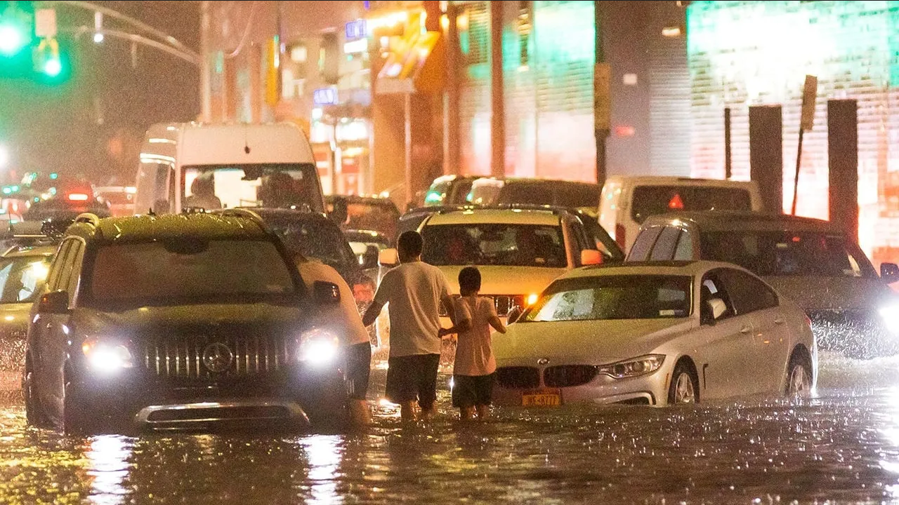 Emergencia en Nueva York por inundaciones (Video)
