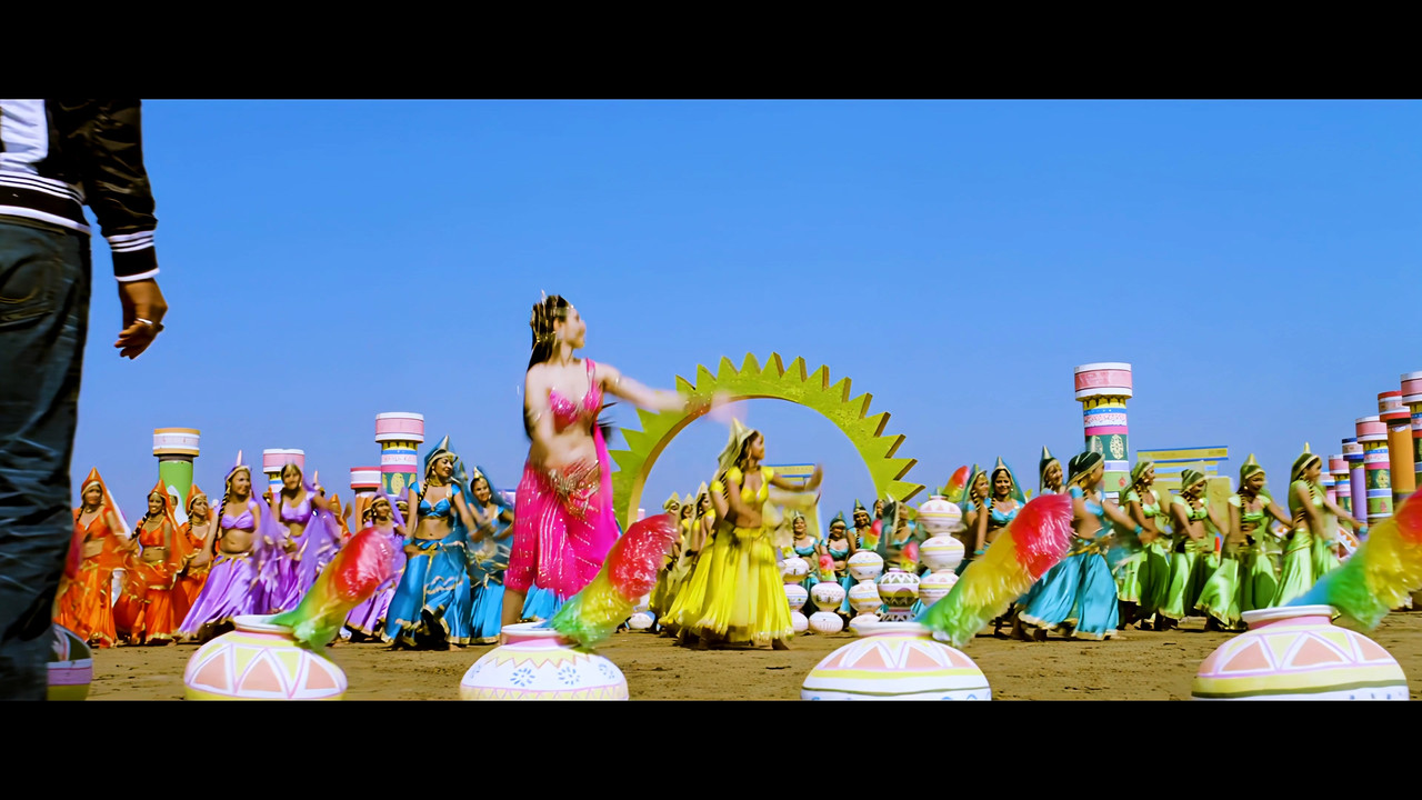 Tamanna Hot Song From Himmatwala Naino Main Sapna 4K (Best Quality).mp4_snapshot_00.35_[2021.04.05_1