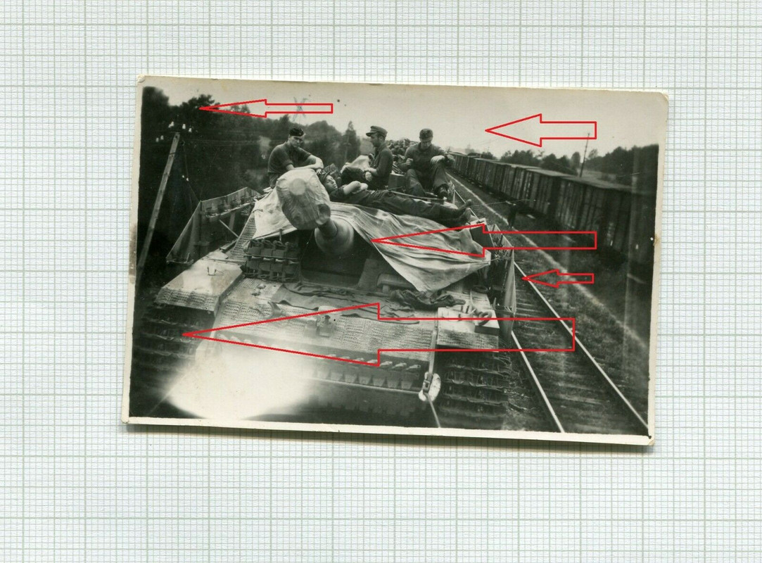 Foto Wehrmacht Sturmgeschütz Sd.Kfz 142 Langrohr Eisenbahnwagon mit Panzerung