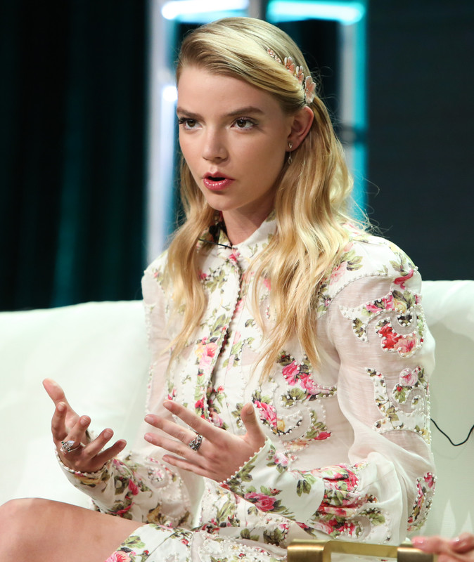 anya-taylorjoy-pbs-masterpiece-the-miniaturist-tv-show-panel-in-