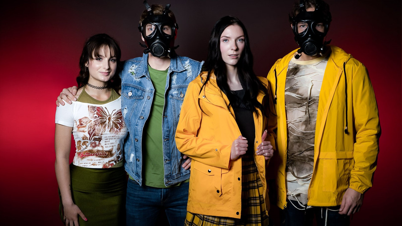 SisSwap 25 05 18 Celestina Blooms, Evie Christian Were The Last Four People on Earth Lets Repopulate!