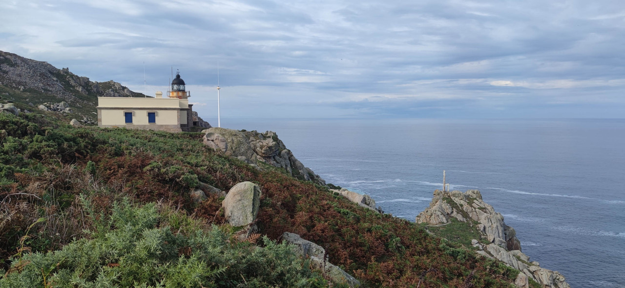 Roadtrip de 17 días por Galicia - Blogs de España - Dia 9. Ermida de Santa Comba - Faro y bateria Cabo Prior - Castelo de San Felipe (1)