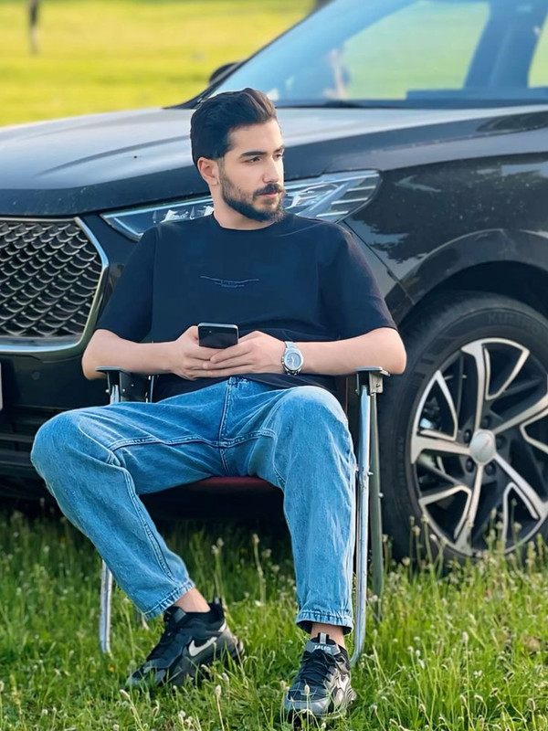 وێنەی کەیوان پشتیوان