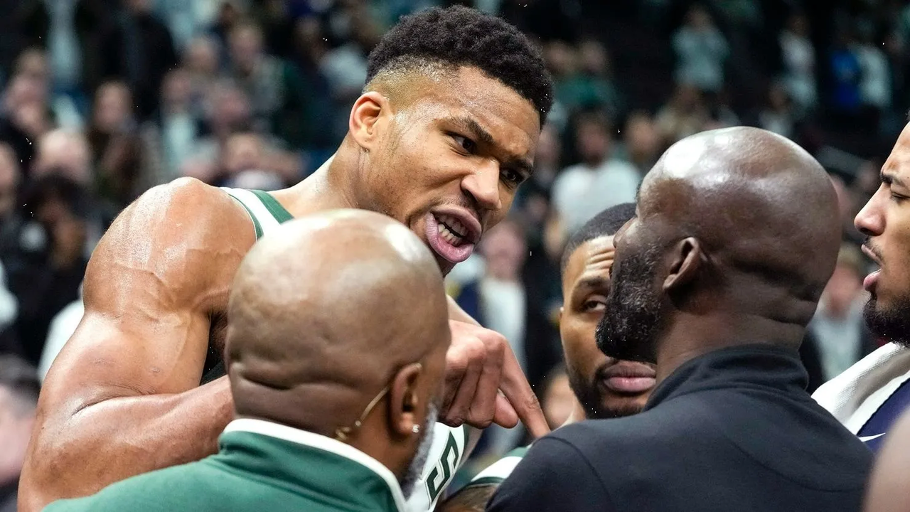 ¿Qué pasó con Giannis Antetokounmpo? Logra récord con Bucks y pierde la cabeza
