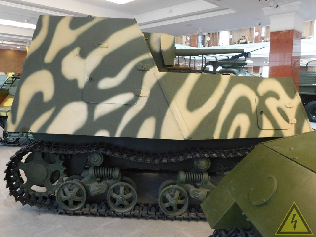 Макет советского бронированного трактор ХТЗ-16, Музейный комплекс УГМК, Верхняя Пышма DSCN5529