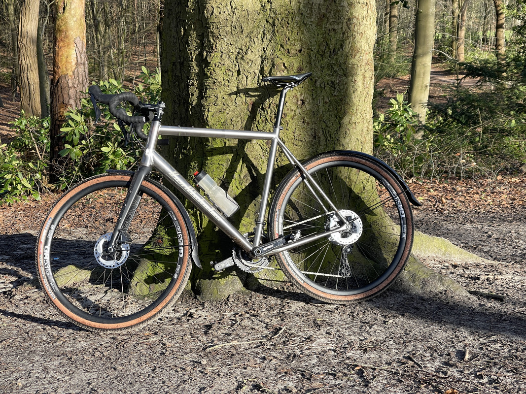 3742F0B3-00B9-415B-B913-9187A28A3693