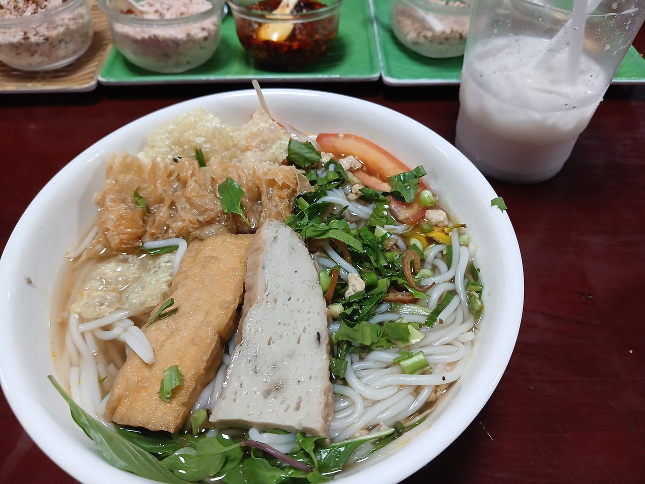 [Image: LVEG-BUN-REU-GAO-LUC-ZW-SESAME-MELK-260223.jpg]