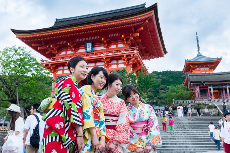 778-Kiyomizu-dera-Kyoto-June-2015