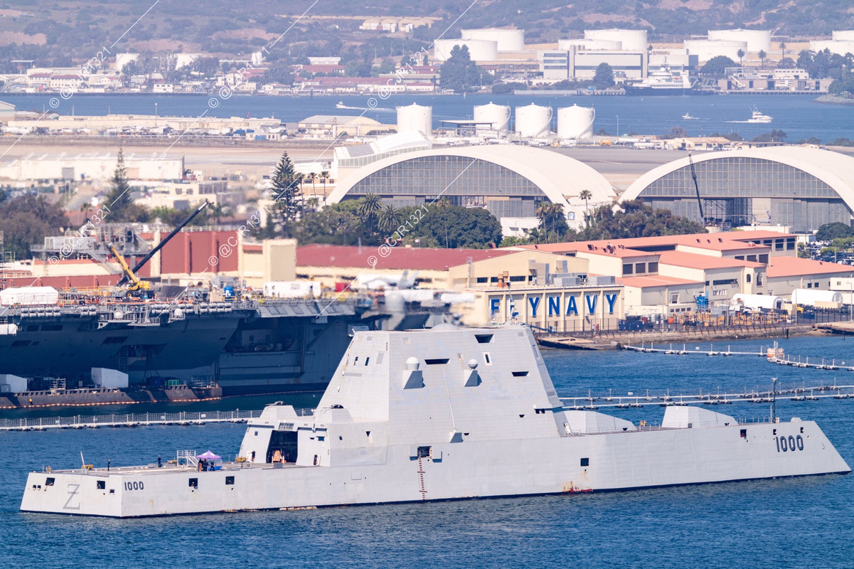 [US NAVY] USS ZUMWALT - Page 2 Image