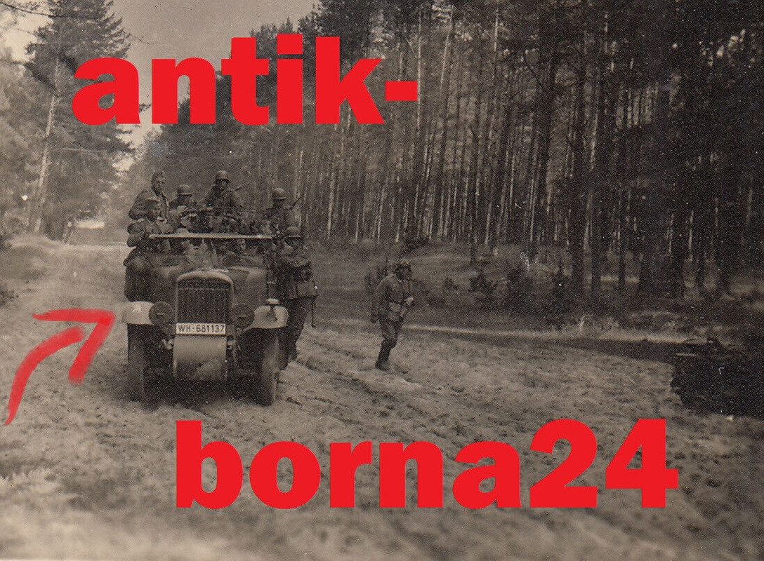 Foto Soldat Inf.Rgt. 31 Eisbär 24.ID - Beute Sd.Kfz. Kettenfahrzeug Unic