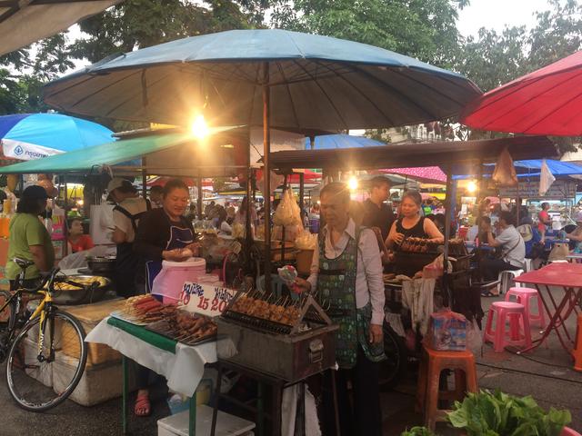Explorando Chiang Mai. Doi Suthep, centro ciudad y Saturday Market - Nuestra primera vez en el Sudeste Asiático. Tailandia en Junio de 2018 (25)