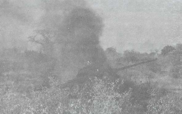 t34angolaoperprotea-A-T-34-burns-after-being-hit-during-the-Protea-operation.jpg